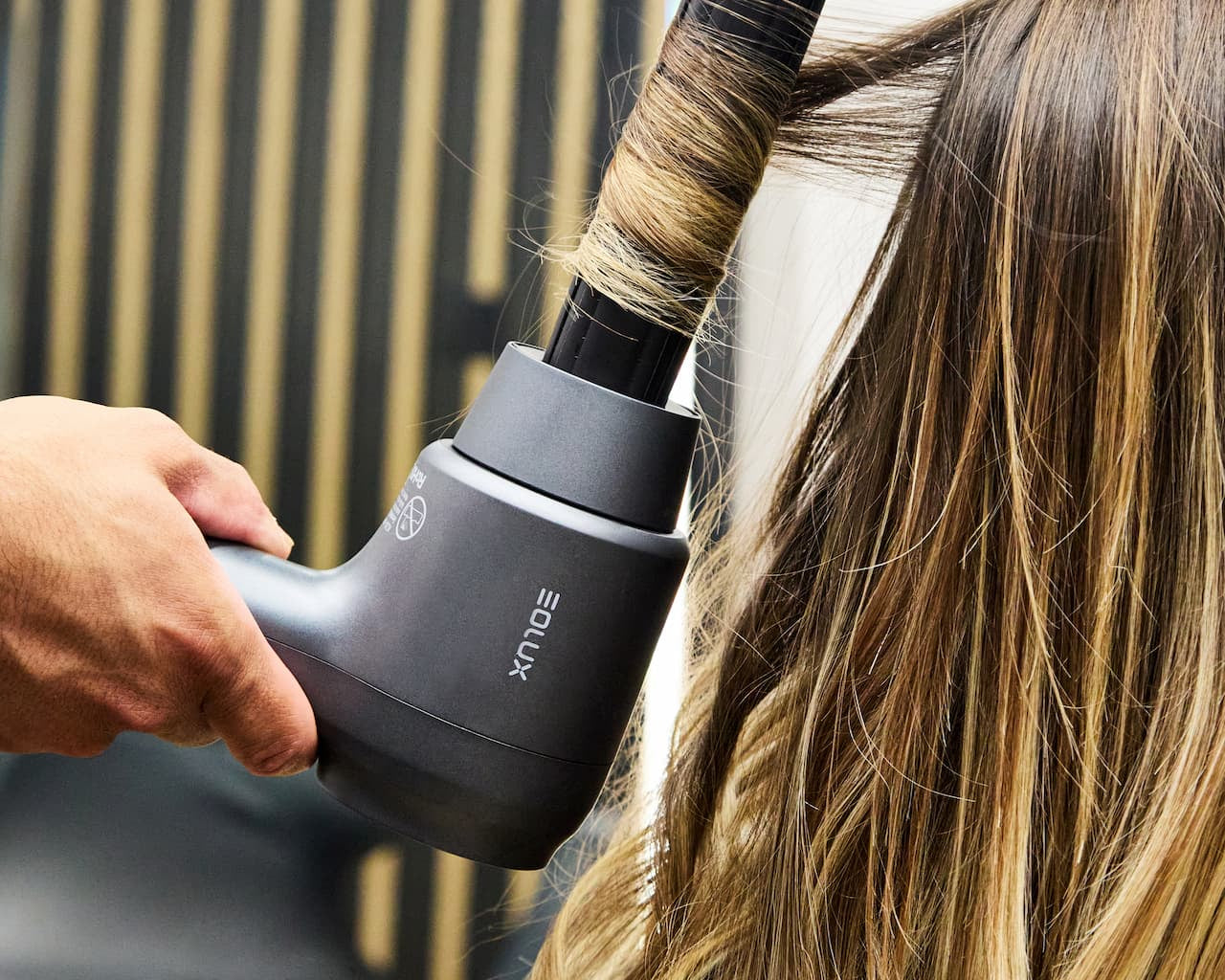 How to Dry Your Hair with a Diffuser